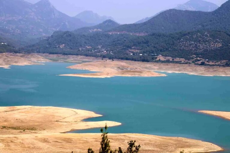 adanada-kuraklik-ciftciyi-zor-durumda-birakti-RkkG49dn.jpg