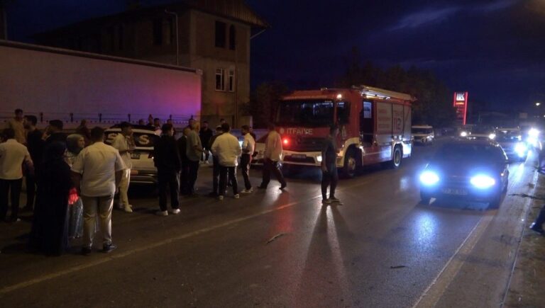 dugun-konvoyu-kaza-yapti-gelin-hastaneye-kaldirildi-L4K7hTY8.jpg