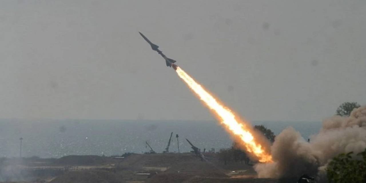 husilerden tel avive hava saldirisi binlerce israilli siginaklara kacti sTStlK4p