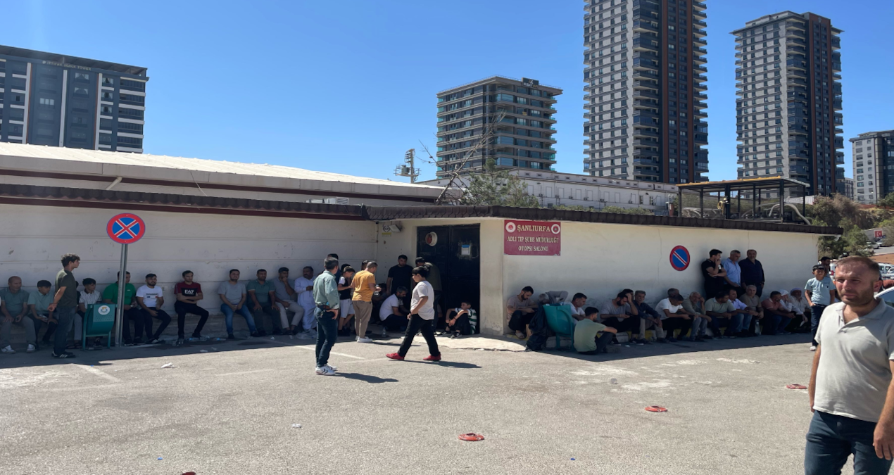 kanala devrilen otomobildeki baba ile oglu oldu 7VfEbujZ