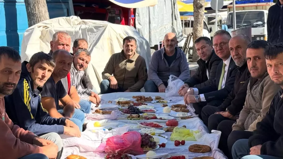 milletvekili demir pazarci esnafini ziyaret etti zfCDKZC2