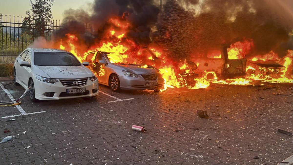 rusyadan ukraynaya yogun hava saldirisi oluler var 4GW3TmuO