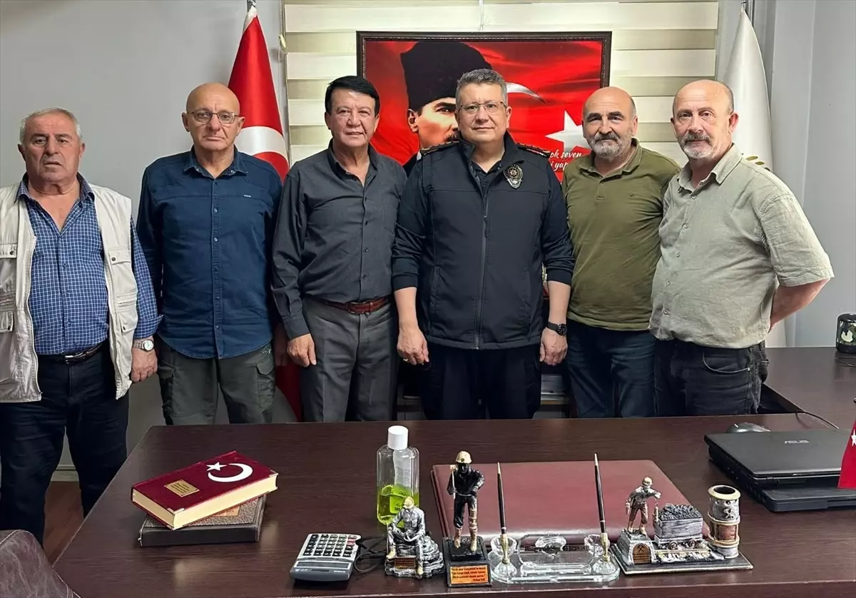 alapli kaymakami muhtarlarla bulustu yQvhRZwM.jpg