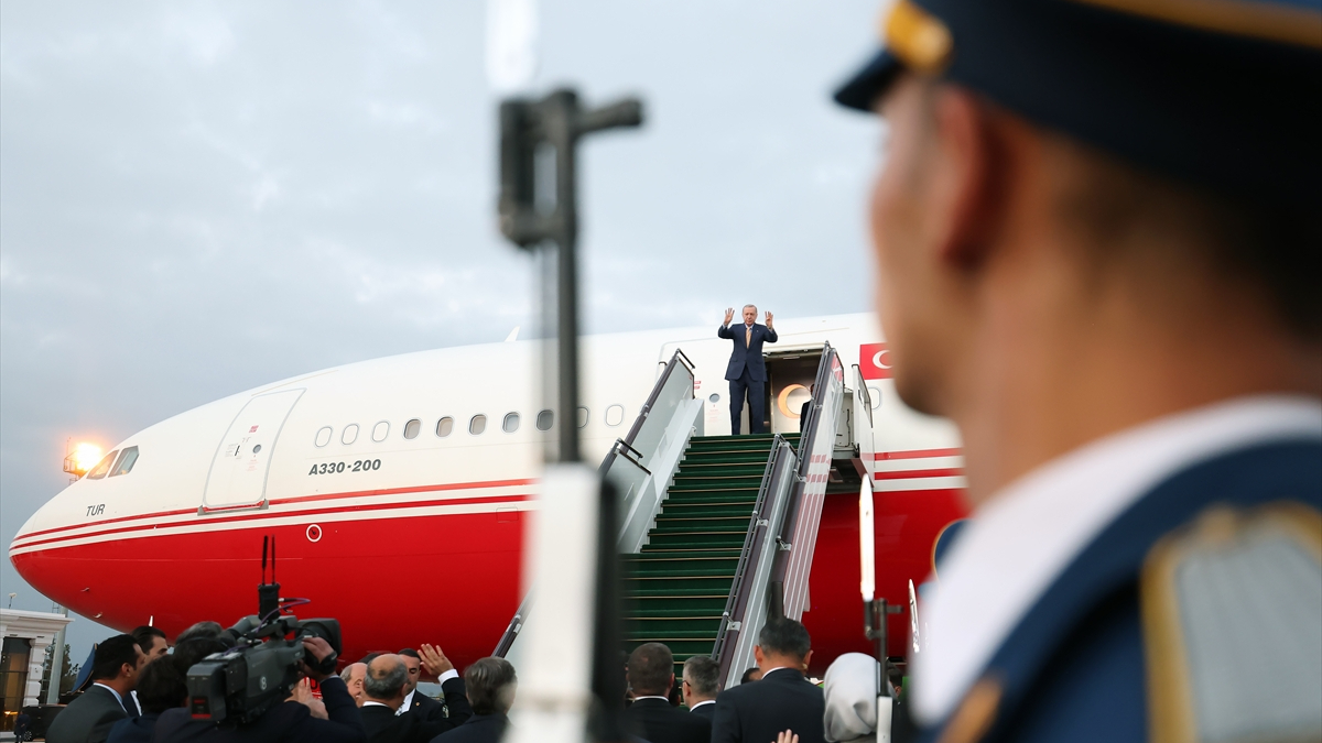 cumhurbaskani erdogan azerbaycandaki temaslarini tamamladi JO2OtWUz