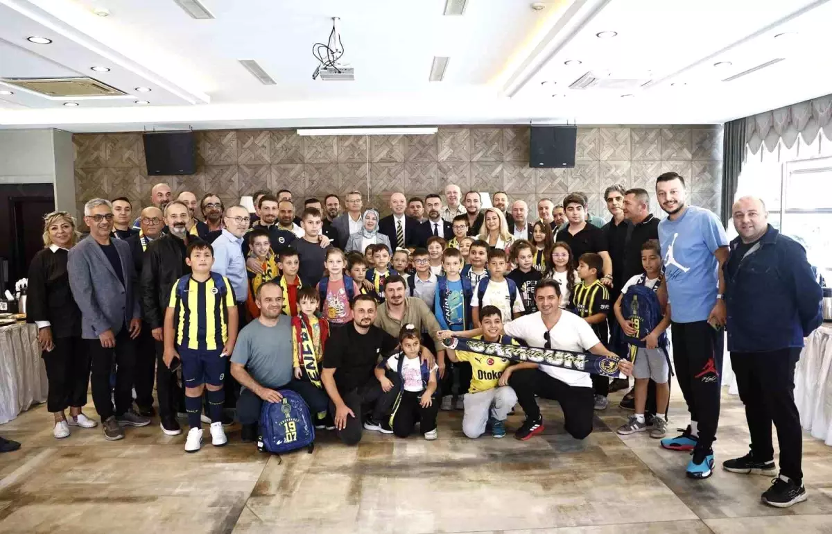 fenerbahceden egitim icin sosyal sorumluluk projesi AuuEZI6B