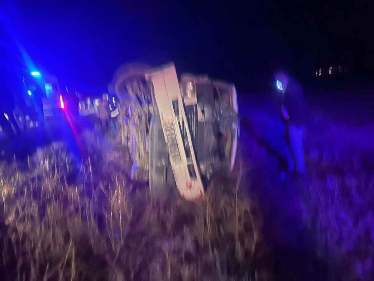 kadinhaninda tarim iscilerini tasiyan minibus kazasi ST7x3uXE.jpg