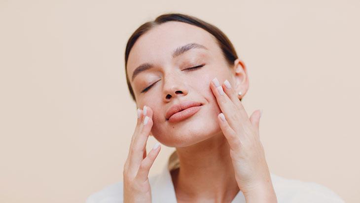 soguk havada yag tabakasi azaliyor cilt nemini kaybediyor cildiniz kisa hazir mi TSAqiV6E