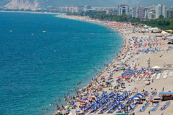Yaz Tatilinin Gözdesi: Antalya’nın Büyüleyici Plajları